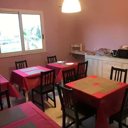 לינה וארוחת בוקר Borgo Palombaio קטאניה